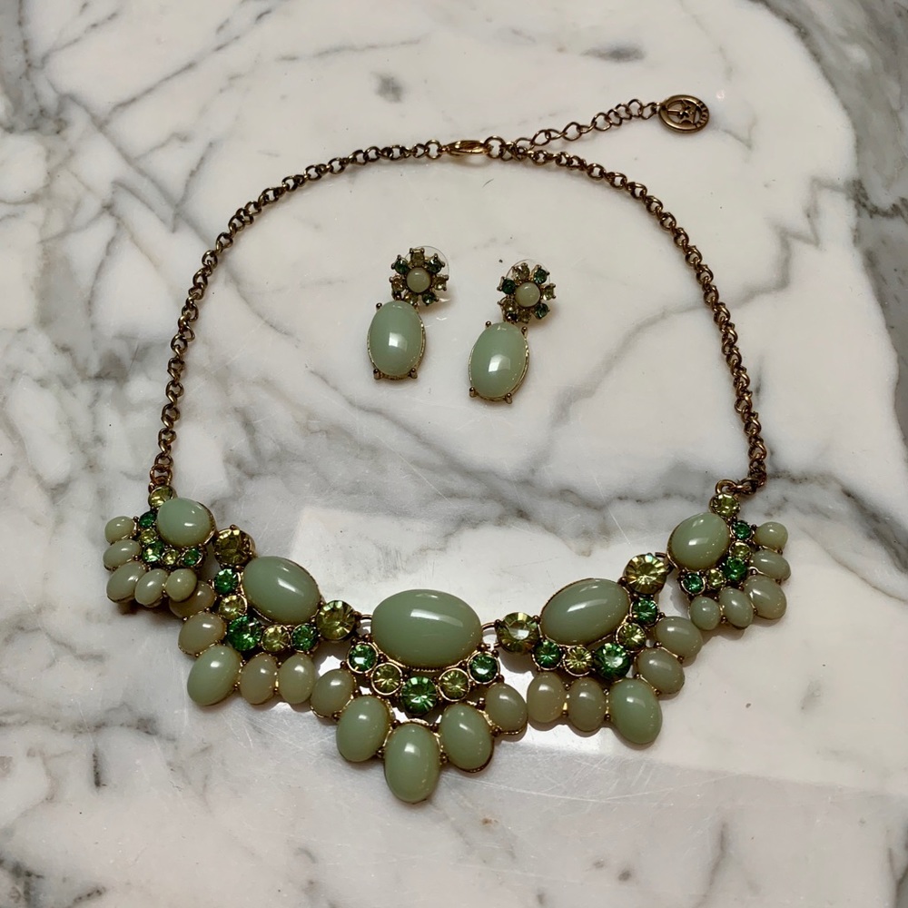 Costume jewelry -jade/mint green necklace earrings